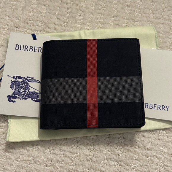 Burberry Navy and Grey Super Exploded Check Bi-fold Wallet NEW - Picture 1 of 7